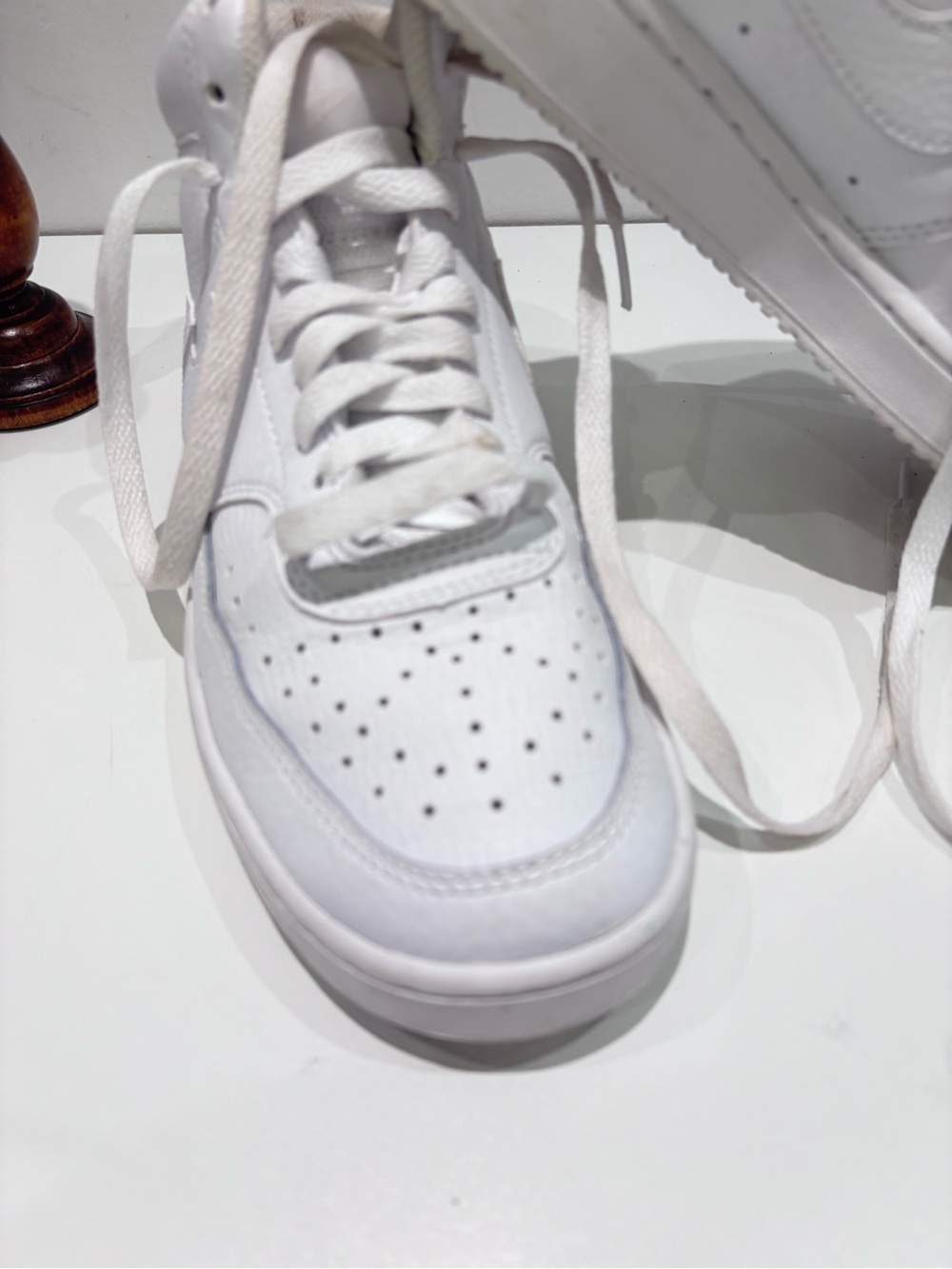 Nike Men's White Low-Top Leather Sneakers
